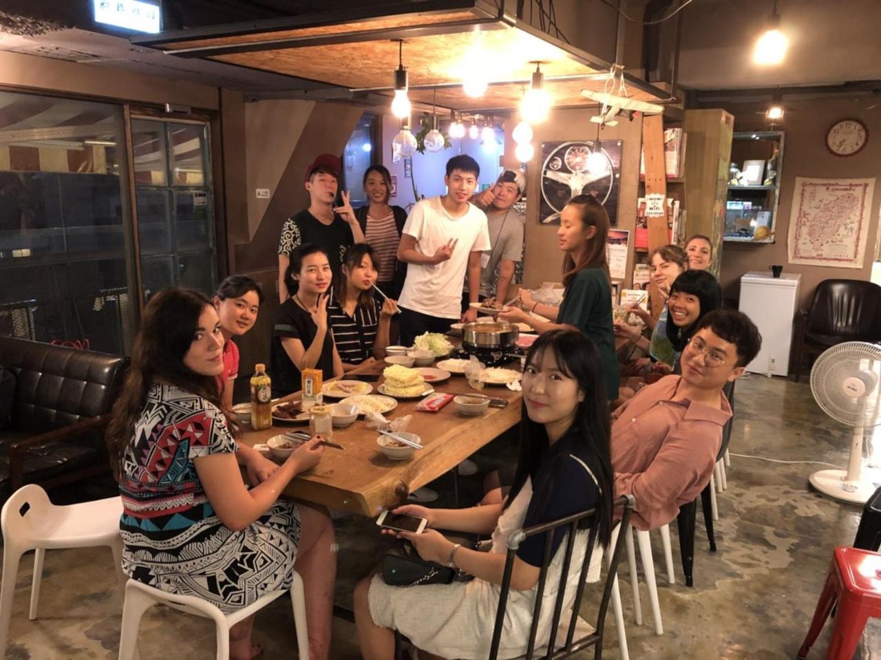 Ximen Wow Hostel Taipei Eksteriør billede
